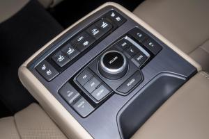 955483_Hyundai_Genesis_068